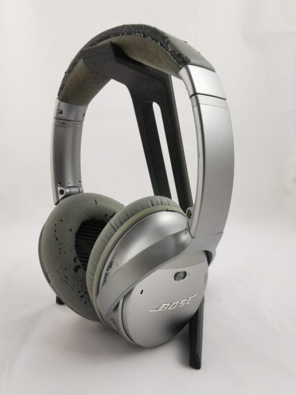 Headphones stand